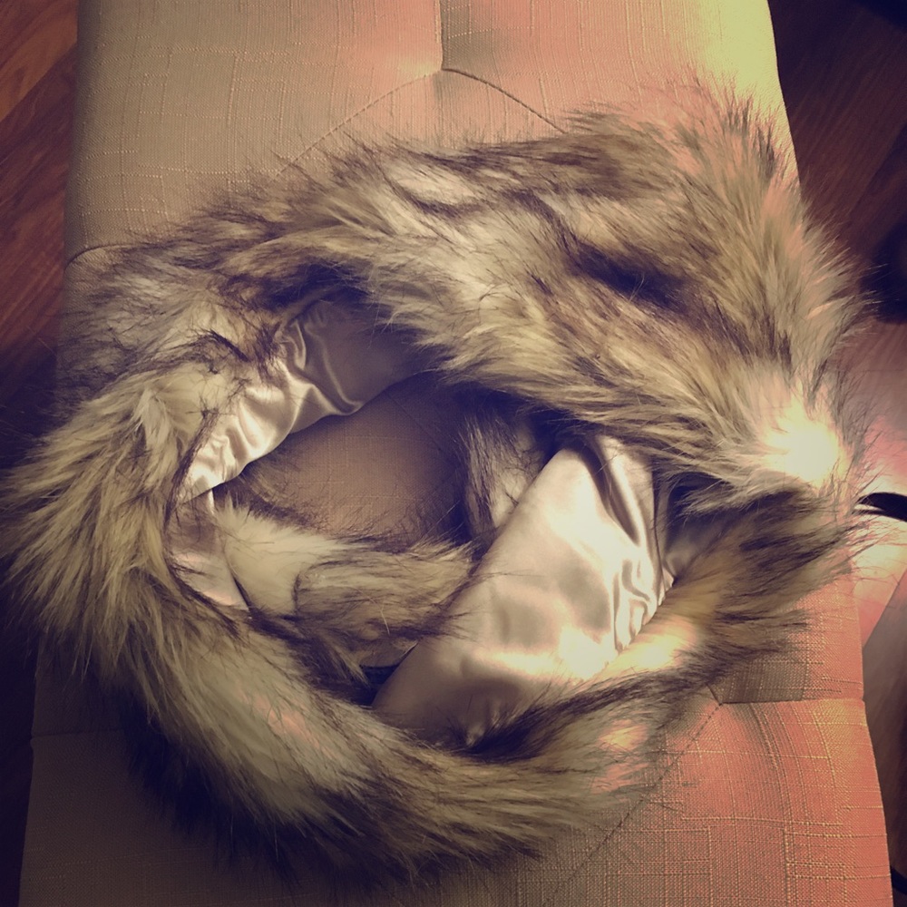 Exspress fur scarf